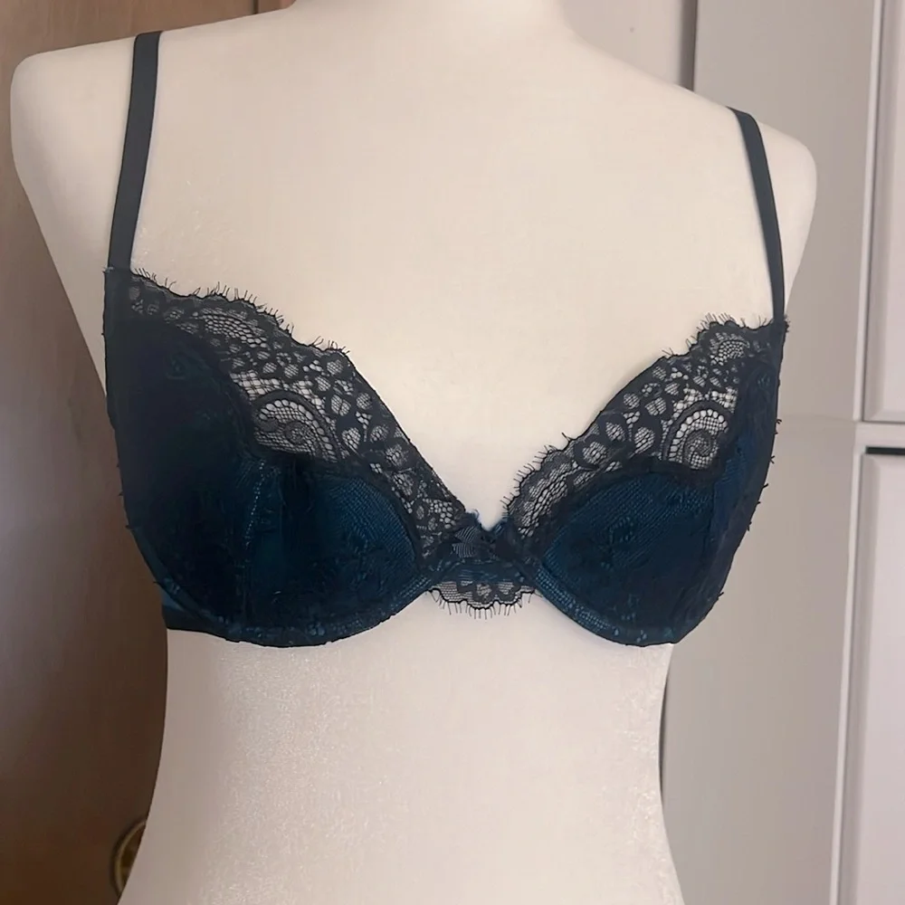 NWOT Lot of 3 36B Bras 🌺